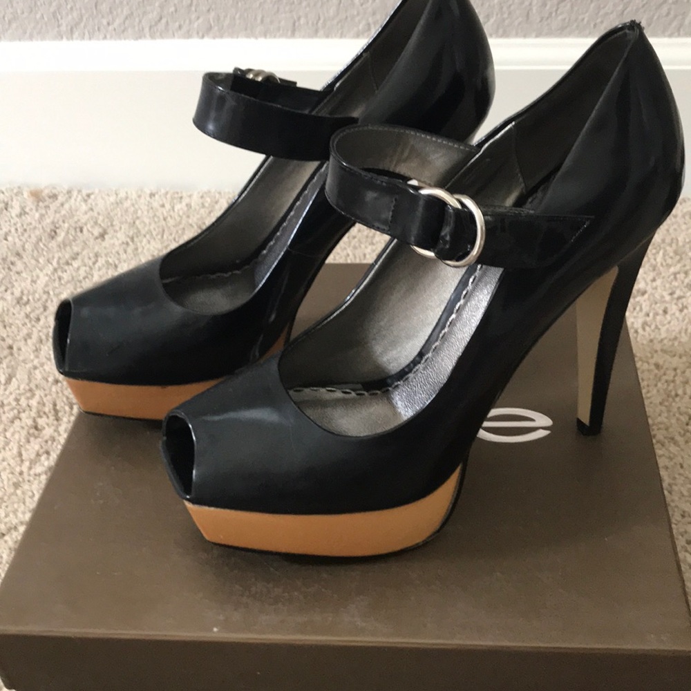 Platform pumps Jeanne by Bebe